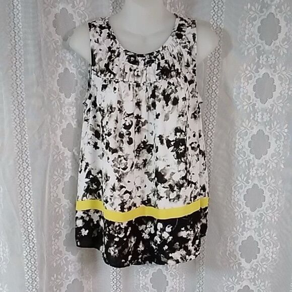 Simply Vera Vera Wang Tops - Simply Vera Vera Wang Wang Women’s Top Size M